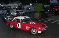Andrang auf  Tank & Rast  die Tankstelle beim 6h Classic in Spa Francorchamps am 19.9.2015. Nr.91 MG B, Nr.LOTUS Elan 26R und Nr.101 PORSCHE 911 