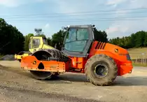 Hamm Walzenzug, gesehen auf einer Baustelle in 36100 Petersberg-Marbach im August 2015