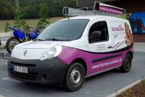 Renault Kangoo von der Firma  SCHIELEIN  steht auf einem Parkplatz in Biebergemünd im August 2015