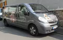 Opel Movano als Werbeträger für das  Pfundsmuseum  in Kleinsassen, August 2015