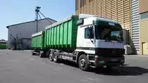 MB Actros 2543 steht bereit für die nächsten Getreidetransporte, August 2015