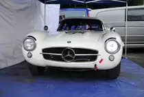 Frontansicht des MERCEDES 300M Gullwing, gesehen bei Rundgang im Fahrerlager wärend der 6h Classic Spa Francorchamps am 19.9.2015