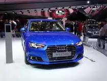 Audi A4 2.0 T Ultra am 26.09.15 auf der IAA in Frankfurt am Main