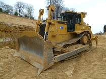 Caterpillar D7R2 bei Bauarbeiten an der Eisenbahnstrecke zwischen Luxemburg und Contern, 21.04.2013