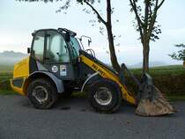 Kramer Allrad-Neuson 750 abgestellt auf einem Parkplatz an der B268, 22.09.2013