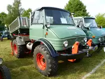 Mercedes-Benz Unimog U 406 am 12.09.2015 auf dem Schleppertreffen in Gusenburg