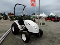 LAMBORGHINI G.30H bringt eine Leistung von rd. 29PS, und erreicht eine Höchstgeschwindigkeit von ca.17km/h; 150914