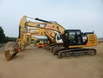 Caterpillar 324E LN auf der Baustelle der B50n in der Nähe von Longkamp, 09.08.2015