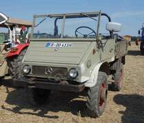 Unimog 411, gesehen anl. der Oldtimerausstellung Baiersröder Hof im August 2015