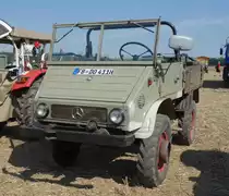 Unimog 411, gesehen anl. der Oldtimerausstellung Baiersröder Hof im August 2015