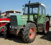 Fendt Favorit 611 LS, gesehen anl. der Oldtimerausstellung Baiersröder Hof im August 2015