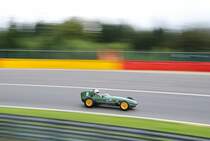 Mitzieher vom LOTUS 16/364, am 19.Sep.2015 beim Rahmenrennen der 6h Classic,Class 7a - Pre 1961 front engine Grand Prix cars on 15” wheels, beim Rennen der Historic Grand Prix Cars Association.