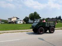 UNIMOG sorgt während der Fahrt wohl für etwas Lärm; 150812