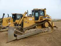 Caterpillar D6R XL III auf der Baustelle der B50n in der Nähe von Longkamp, 09.08.2015