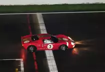 FORD GT40 MKI, Mitzieher der Nr.7 ( mit Blitzlicht vom Boxendach), beim 6h Classic Rennen im Regen von Spa Francorchamps, am 19.9.2015
