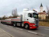 SCANIA R420, ist mit einer Fuhre Baustoffe unterwegs zum nächsten Abnehmer; 150309