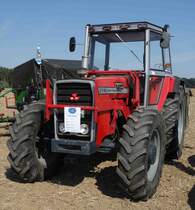 MF 274 S, bei der Oldtimerausstellung Baiersröder Hof im August 2015