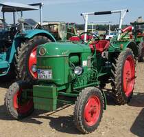 Deutz D25, steht bei der Oldtimerausstellung Baiersröder Hof im August 2015