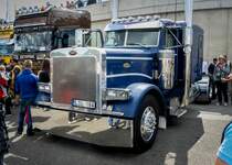 Riesiger Peterbilt LKW, gesehen am 06.09.2015