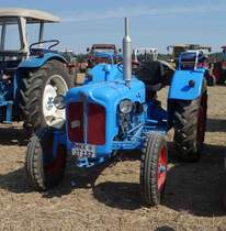 Fordson Dexta, bei der Oldtimerausstellung Baiersröder Hof im August 2015