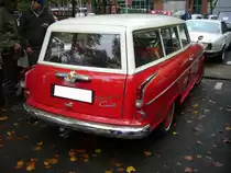 Heckansicht einer Borgward Isabella Combi 1954 - 1961. Besucherparkplatz der Historicar am 17.10.2015.