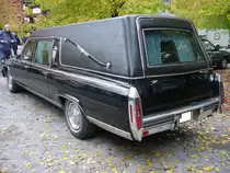 Heckansicht eines 1989´er Cadillac Brougham mit einem Leichenwagenaufbau von S&S Coach-Victoria. Historicar am 17.10.2015.