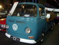 VW T2a Pritschenwagen. 08.1967 - 07.1971. Der 4-Zylinderboxermotor leistet 47 PS aus 1584 cm³ Hubraum. Historicar Duisburg am 17.10.2015.