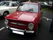 Fiat 850 Limousine. 1964 - 1973. Der im Heck verbaute 4-Zylinderreihenmotor leistet aus 843 cm³ 34 PS, 37 PS oder in der Special-version sogar 47 PS. Historicar am 17.10.2015.