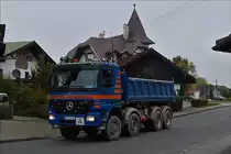 . Mercedes Benz 4146 Kiper auf dem Weg zur n�chsten Baustelle. 10.10.2015