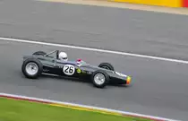Mitzieher Nr.26, BRM P261 2, BJ.1964, 1498ccm, Fahrer: MULLEN Peter (GB), Class 11 - Pre 1966 1.5 litre multi-cylinder Formula 1 cars, Historic Grand Prix Cars Rennen, am 19.Sep.2015 im Rahmenrennen der 6h Classic.
