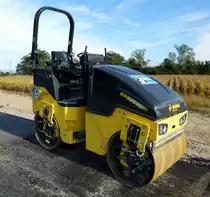 Bomag BW 10AD, bei Stra�enarbeiten in der Rheinebene, Okt.2015