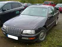 Opel Senator B. 1987 - 1993. Der Senator B war im Grunde der letzte große Opel mit einem
6-Zylinderreihenmotor. Besucherparkplatz der Historicar am 17.10.2015.