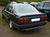 Heckansicht eines Opel Senator B. 1987 - 1993. Besucherparkplatz der Historicar am 17.10.2015.
