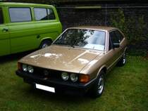 VW Scirocco I. 1974 - 1980. Der werksintern Typ 53 genannte Scirocco wurde von Giugaro gezeichnet und bei Karmann in Osnabrück gebaut. Hier wurde ein Modell ab Produktionsjahr 1977 in der Farbe sandmetallic abgelichtet. Oldtimertreffen an der Niebu(h)rg am 18.10.2015.