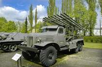 Sowjetischer Geschoßwerfer BM-13 (Katjuscha, Stalinorgel) auf einem SIL-151-LKW. Aufnahme: 1. Mai 2008. Ort: Deutsch-Russisches Museum Berlin-Karlshorst.