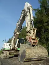 Mal eine etwas andere Perspektive: Caterpillar 322C LN-VA eingesetzt beim Neubau der L40 zwischen Helenenberg und Eisenach, 26.04.2009