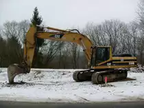 Caterpillar 330B LN eingesetzt bei der Erschließung eines Neubaugebietes bei Gusterath, 27.12.2007