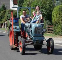 Eicher, gesehen beim Festzug anl. der 2015er Oldtimerausstellung in Pferdsdorf/Thüringen, 08/2015