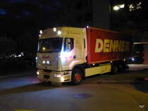 Renault mit Kastenaufbau in Biel beim Abladen am 05.09.2015