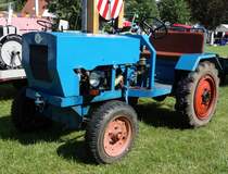 Eigenbautraktor, gesehen bei der 2015er Oldtimerausstellung in Pferdsdorf/Thüringen, 08/2015