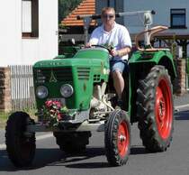Deutz, gesehen beim Festzug anl. der 2015er Oldtimerausstellung in Pferdsdorf/Thüringen, 08/2015