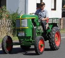 Deutz, gesehen beim Festzug anl. der 2015er Oldtimerausstellung in Pferdsdorf/Thüringen, 08/2015