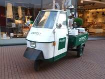 Piaggio Ape 50 weiß grün mit Pritsche beladen DEPOT Werbung am 26,09,2015 in RECKLINGHAUSEN