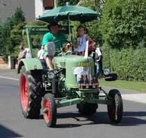 Fendt unterwegs beim Festzug anl. der 2015er Oldtimerausstellung in Pferdsdorf/Thüringen, 08/2015