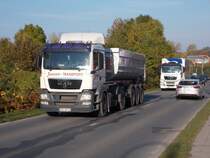 MAN Kipper unterwegs in der Ringstraße von Bergen/Rügen am 27.Oktober 2015.