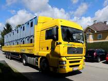 MAN D20 Commonrail, mit einer Ladung Stahlkonstruktionsteile; 140508