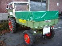 Fendt Geräteträger F225. 1961 - 1965. Der abgelichtete Fendt F225 ist mit einem 
2-Zylinderdieselmotor der 25 PS aus 1810 cm³ Hubraum leistet, motorisiert. Oldtimertreffen Industriemuseum Ennepetal am 01.11.2015.