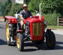 MF 35, unterwegs beim Festzug anl. der 2015er Oldtimerausstellung in Pferdsdorf/Thüringen, 08/2015