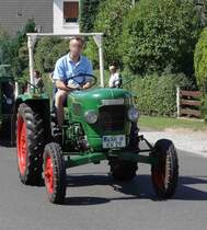 Fendt Fix 16, unterwegs beim Festzug anl. der 2015er Oldtimerausstellung in Pferdsdorf/Thüringen, 08/2015