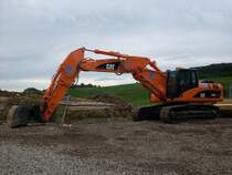 Caterpillar 325D LN-VA auf einer Baustelle in der Nähe von Wormeldange (Lux.), 06.09.2008